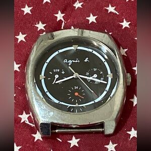 Agnes b muiltple indicator watch
